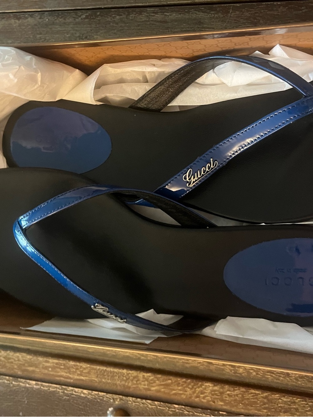 Gucci Blue Patent Thong Sandals - Picture 8 of 9